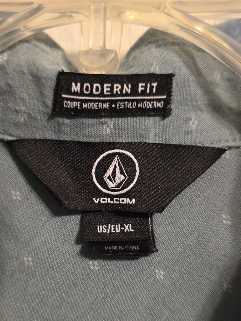 Volcom Modern Fit Men’s Pale Blue Short-Sleeve Button-Down Shirt - Picture 2 of 6